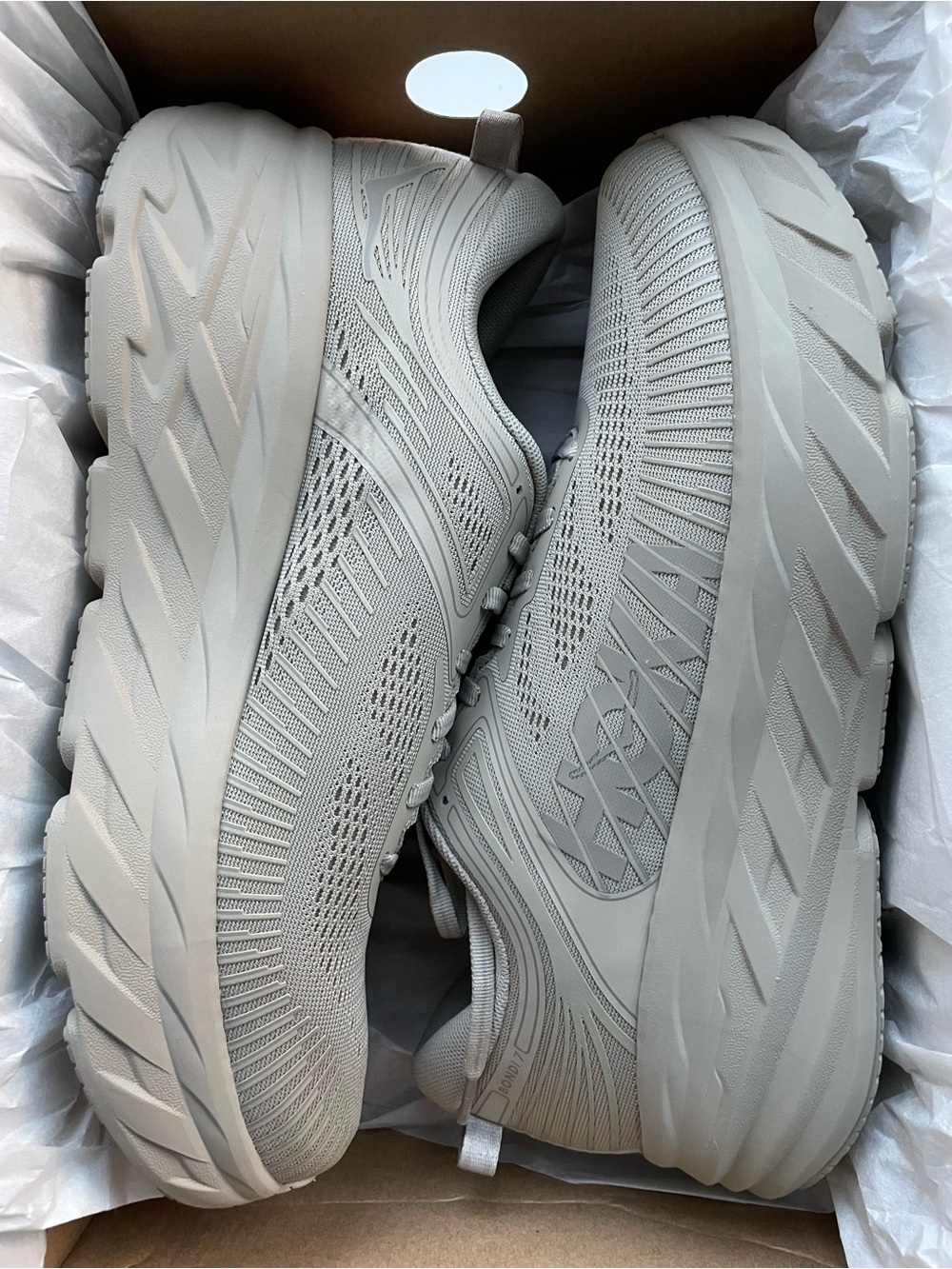 Hoka One One Men’s Bondi 7 BNIB Size 10.5/Women’s 12 Raw Linen Colorway